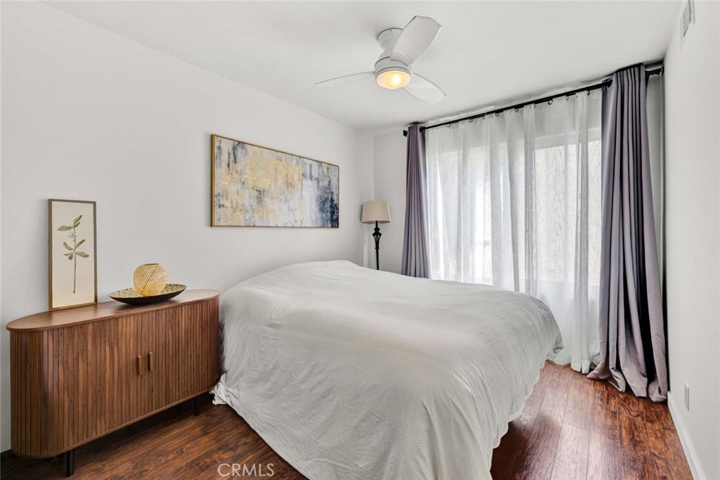 177 N Singingwood Street 22 Property Photo 17