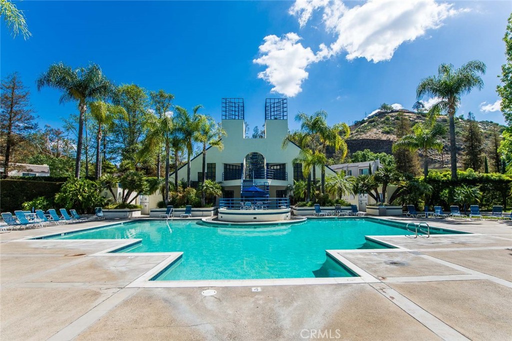 177 N Singingwood Street 22 Property Photo 23