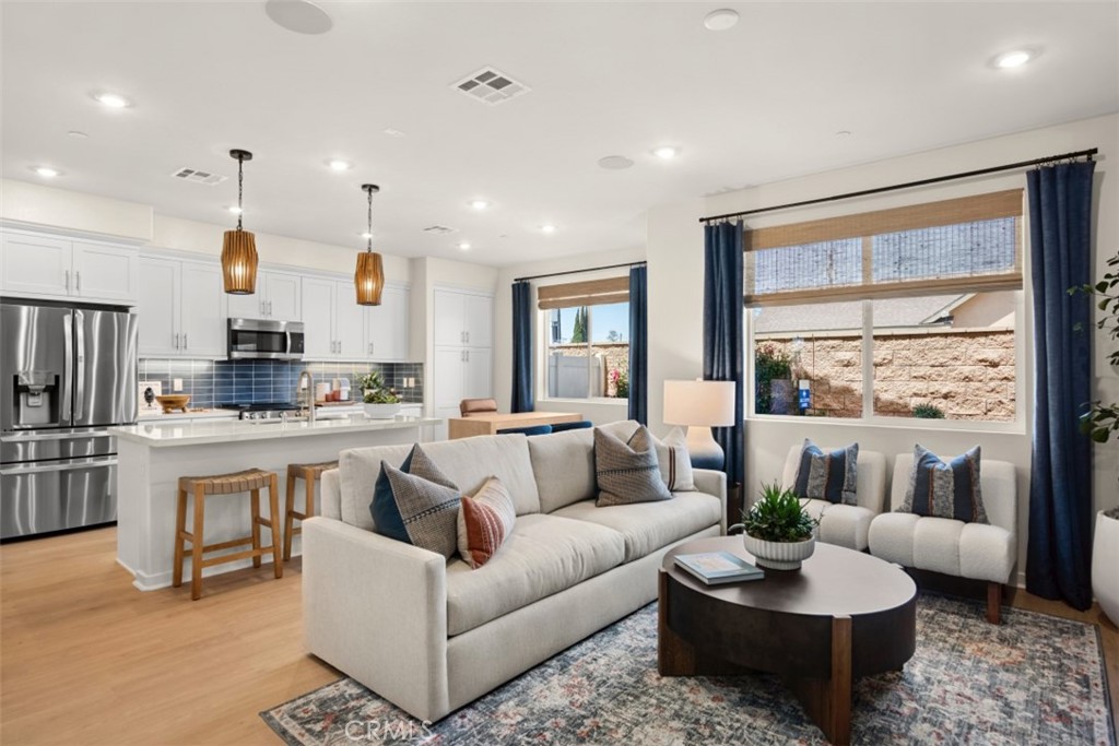 7022 Solara Way Property Photo 5