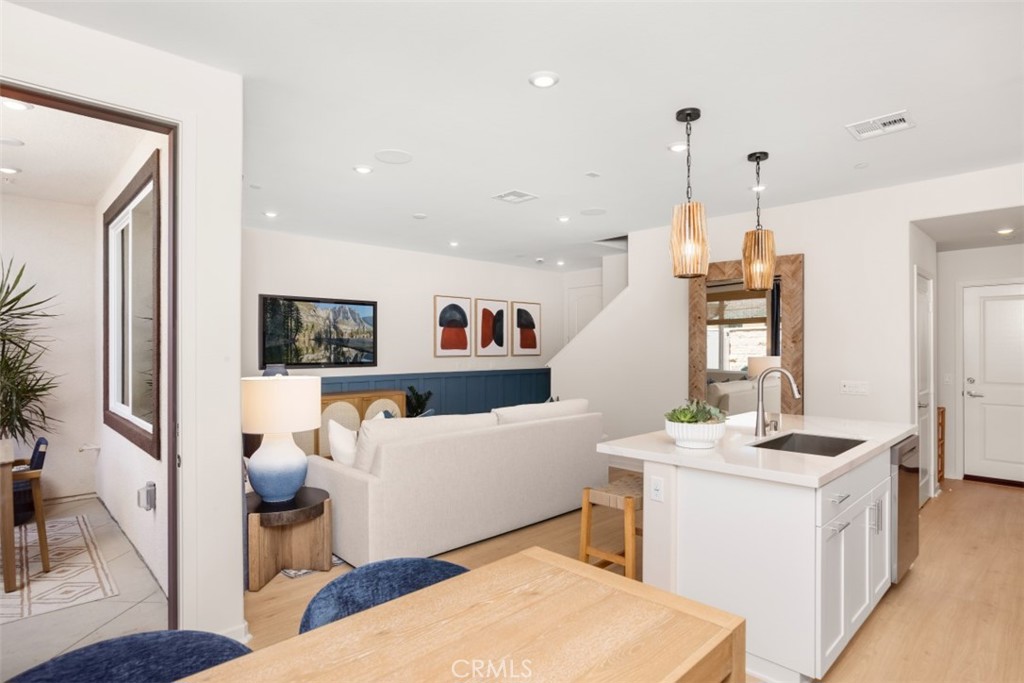 7022 Solara Way Property Photo 7