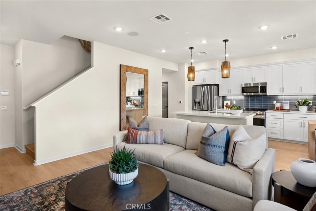 7022 Solara Way Property Photo 8