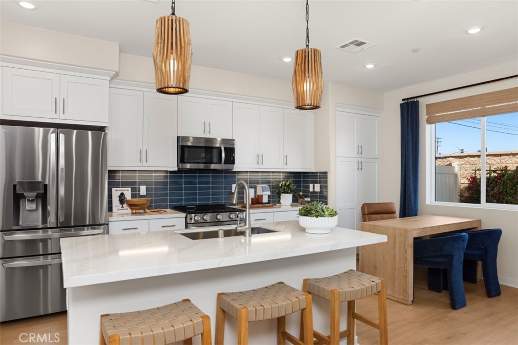 7022 Solara Way Property Photo 10