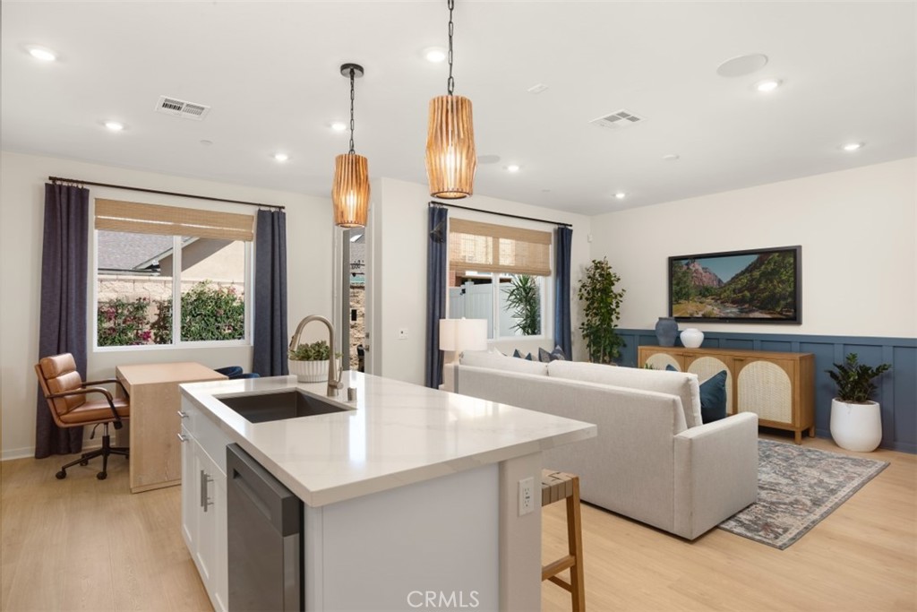 7022 Solara Way Property Photo 11