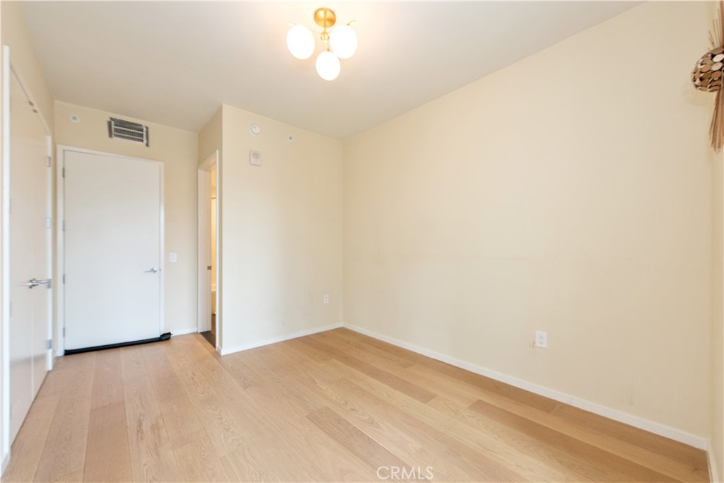 889 Francisco 1911 Property Photo 17
