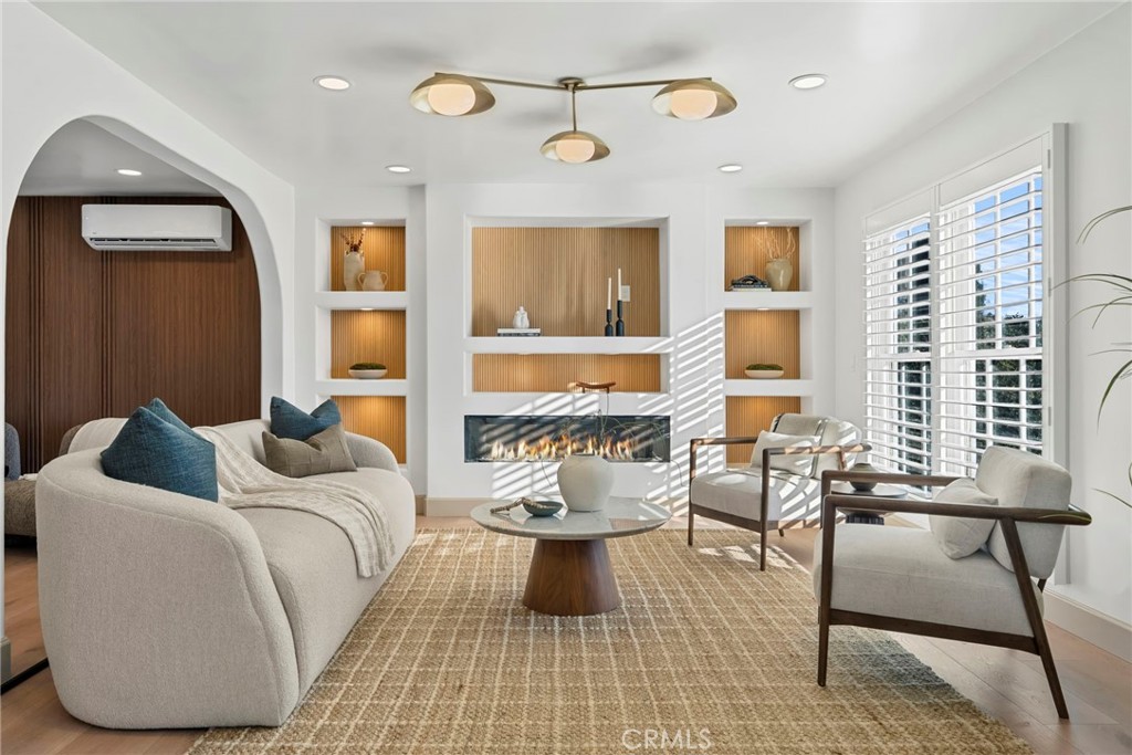 439 Normandy Property Photo 3