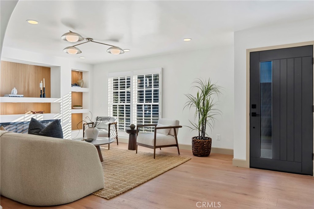 439 Normandy Property Photo 4