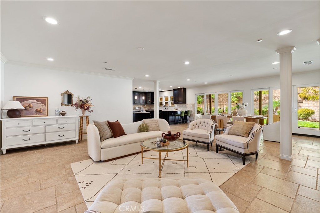 2047 Carolwood Property Photo 8