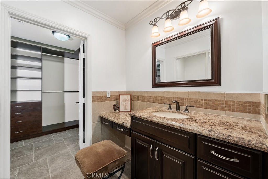 2047 Carolwood Property Photo 21