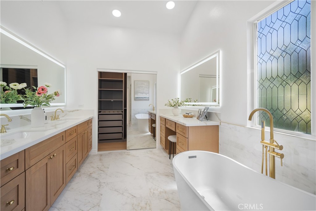 15 Lyon Ridge Property Photo 21