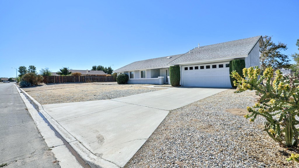 12668 Galaxy Street Property Photo 5