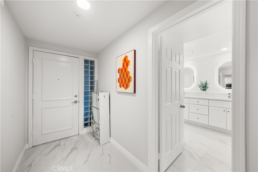 2253 Martin #106 Property Photo 6