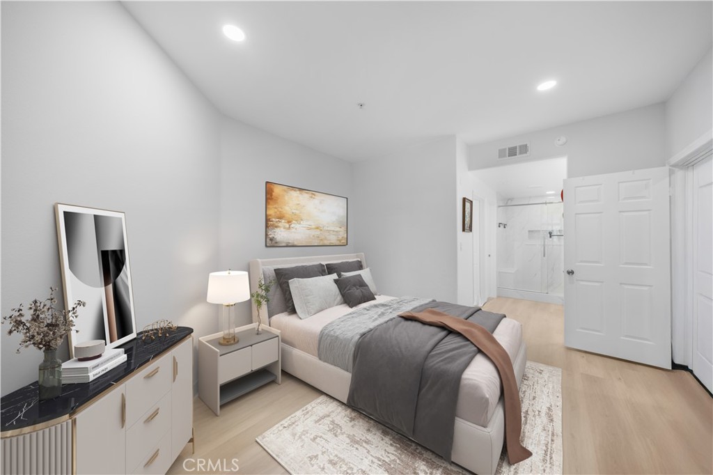 2253 Martin #106 Property Photo 12