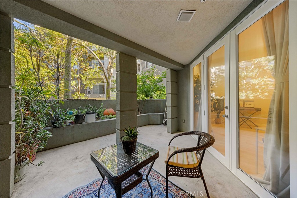 2253 Martin #106 Property Photo 14