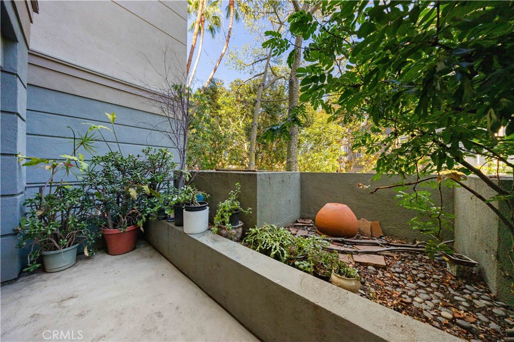 2253 Martin #106 Property Photo 15