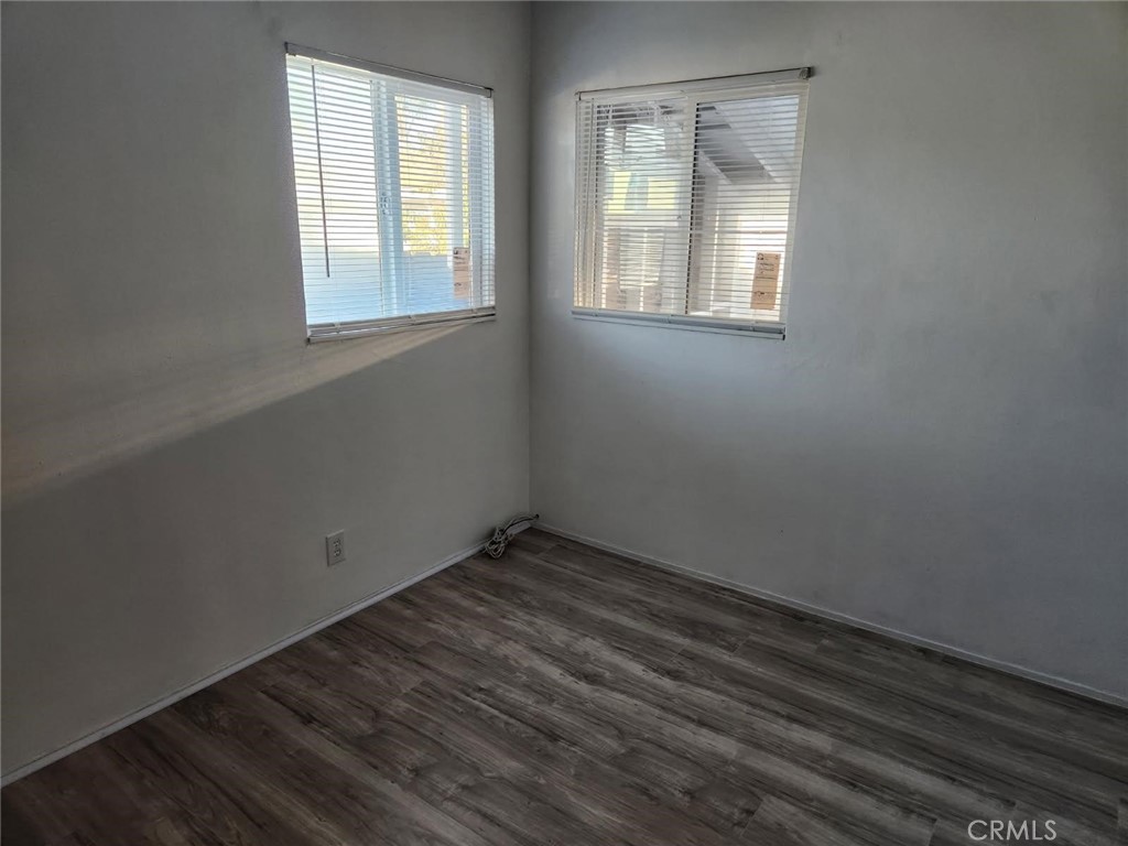 15718 Larch Avenue Property Photo 5