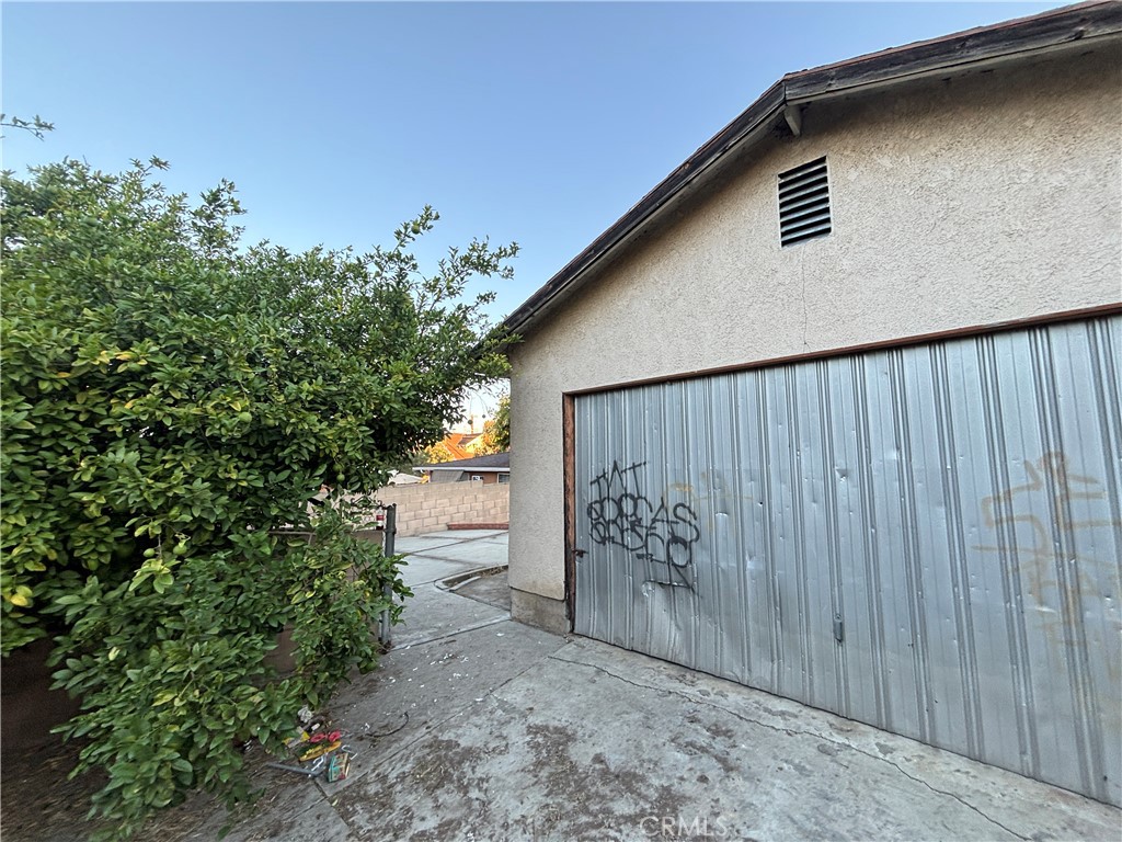 2106 Sheridan Property Photo 24