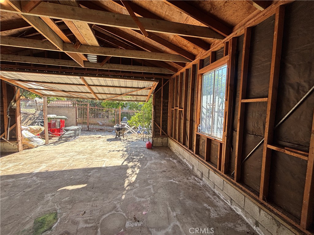 2106 Sheridan Property Photo 33