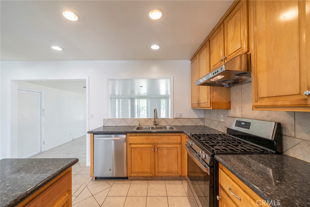 10681 Chestnut Property Photo 8