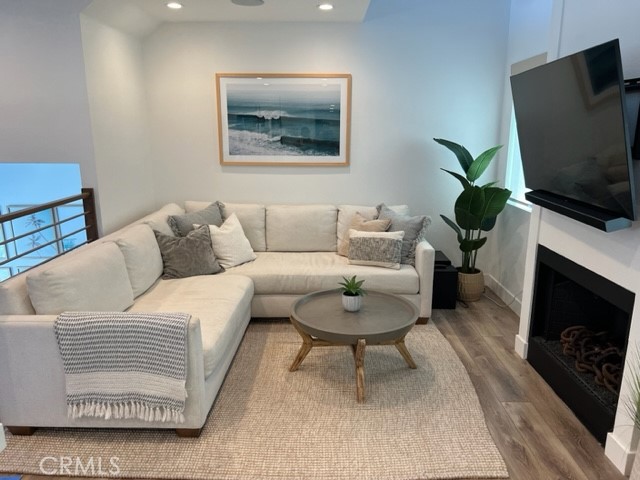 123 36th Property Photo 3