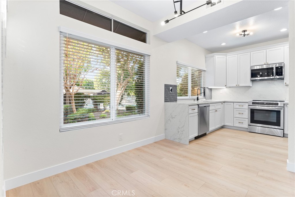 13 Silvertide Drive Property Photo 4