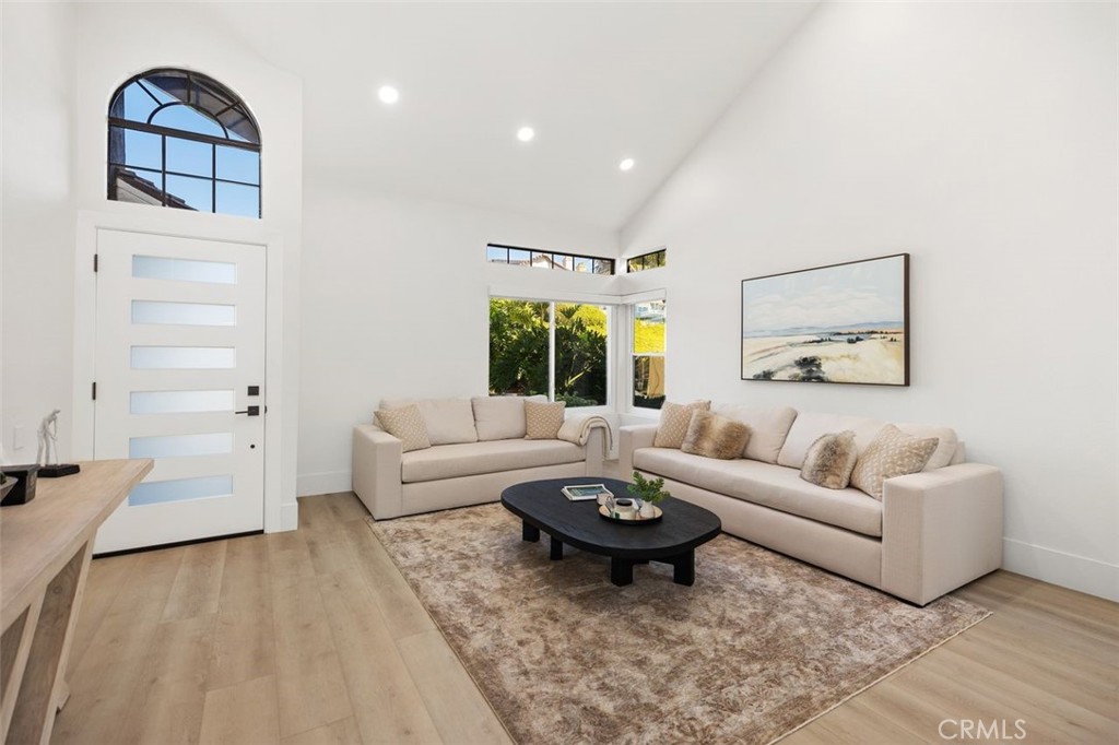 23962 Caravel Pl Property Photo 4