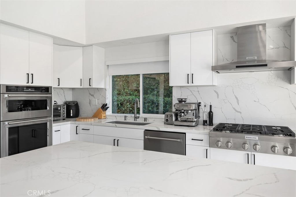 23962 Caravel Pl Property Photo 12