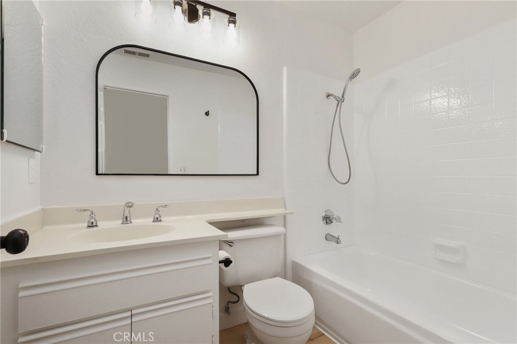 2000 Pacific Coast Highway 103 Property Photo 15