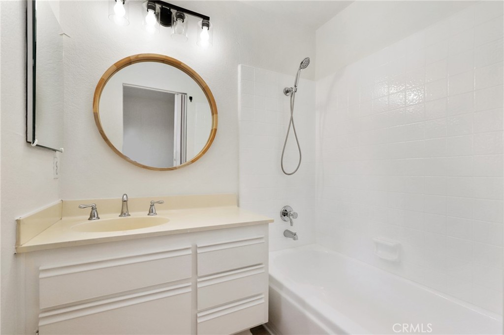 2000 Pacific Coast Highway 103 Property Photo 17