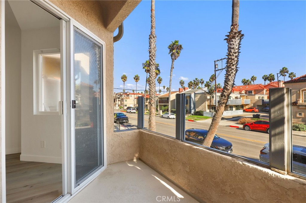 2000 Pacific Coast Highway 103 Property Photo 20