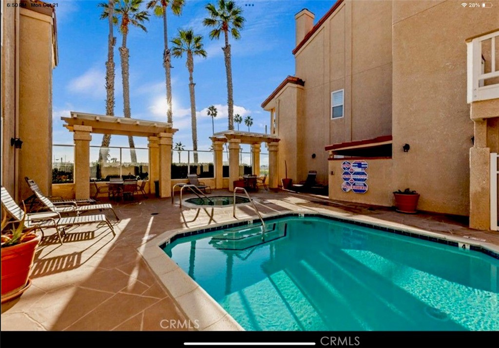 2000 Pacific Coast Highway 103 Property Photo 27