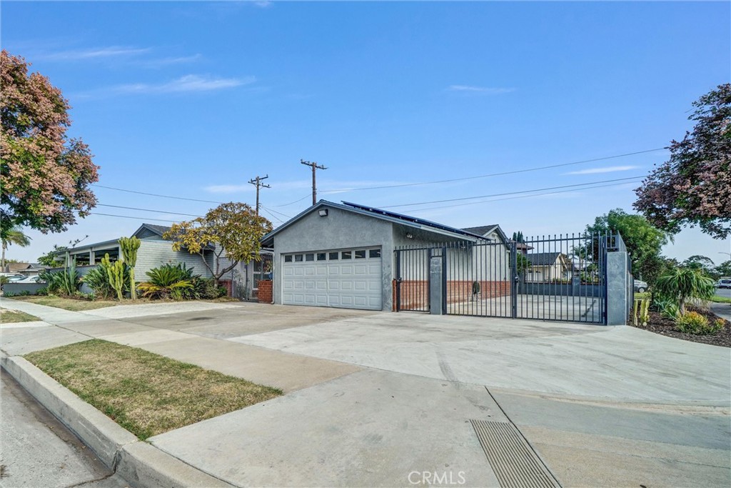 2131 W Niobe Avenue Property Photo 2