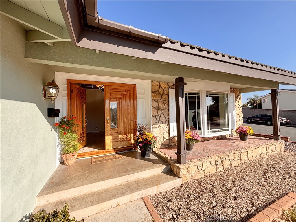 19362 Weymouth Lane Property Photo 6