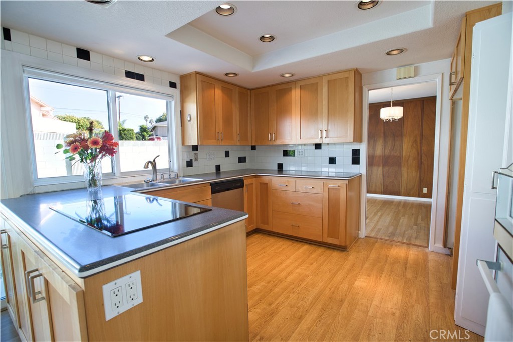 19362 Weymouth Lane Property Photo 22