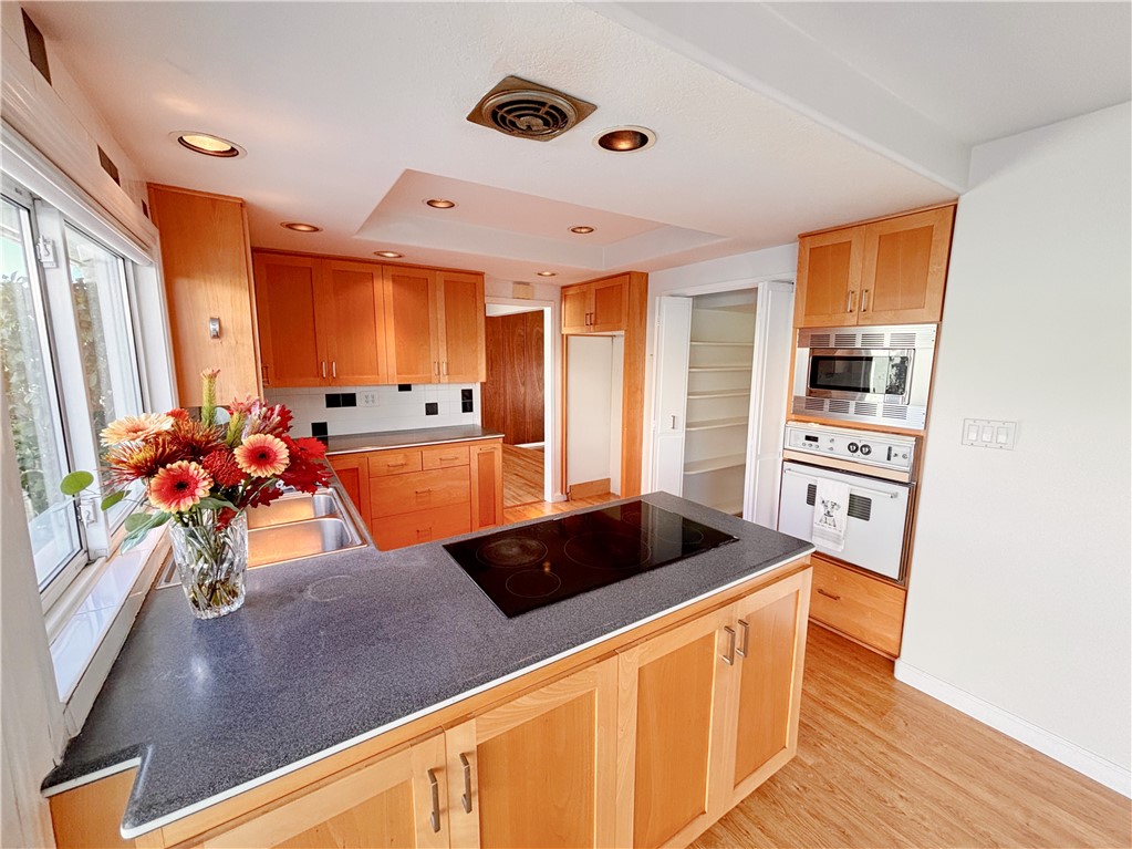 19362 Weymouth Lane Property Photo 23