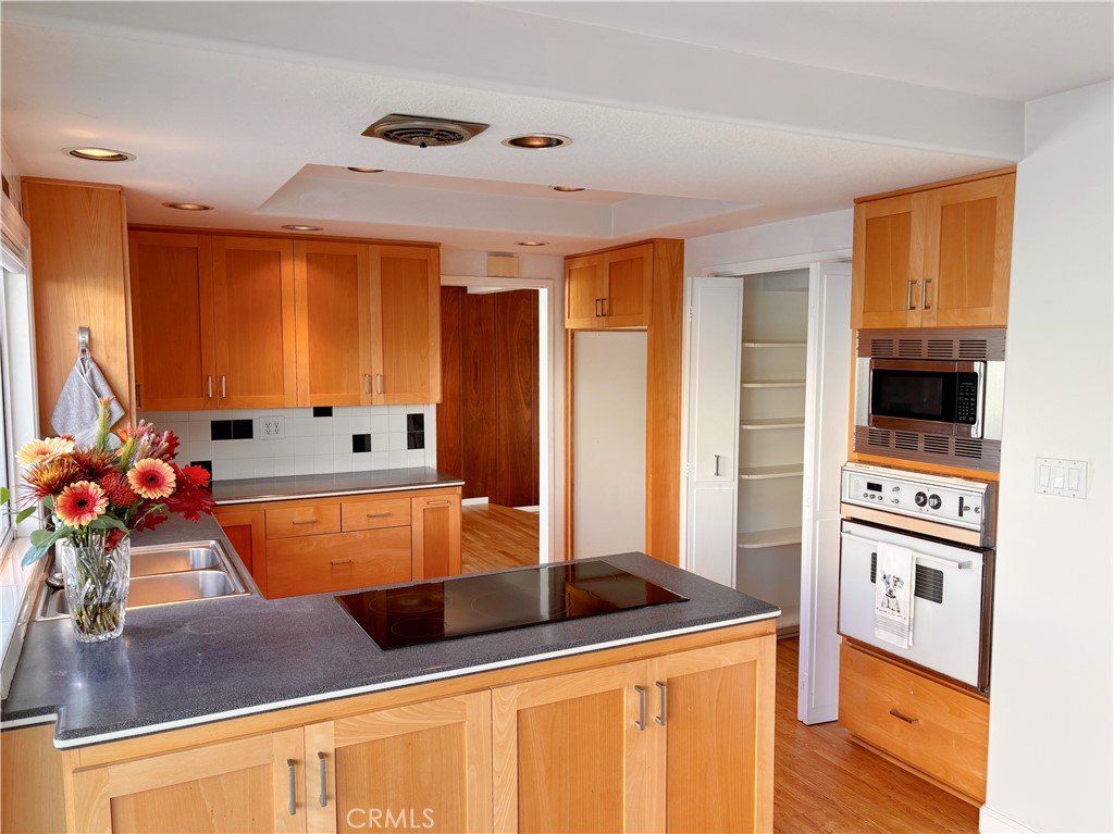 19362 Weymouth Lane Property Photo 24