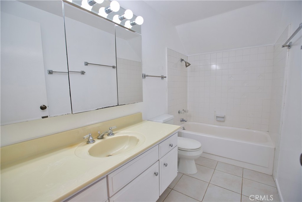 19362 Weymouth Lane Property Photo 32