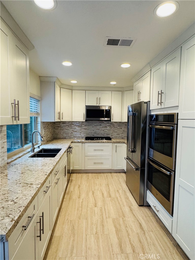 478 E Yale Loop 16 Property Photo 3