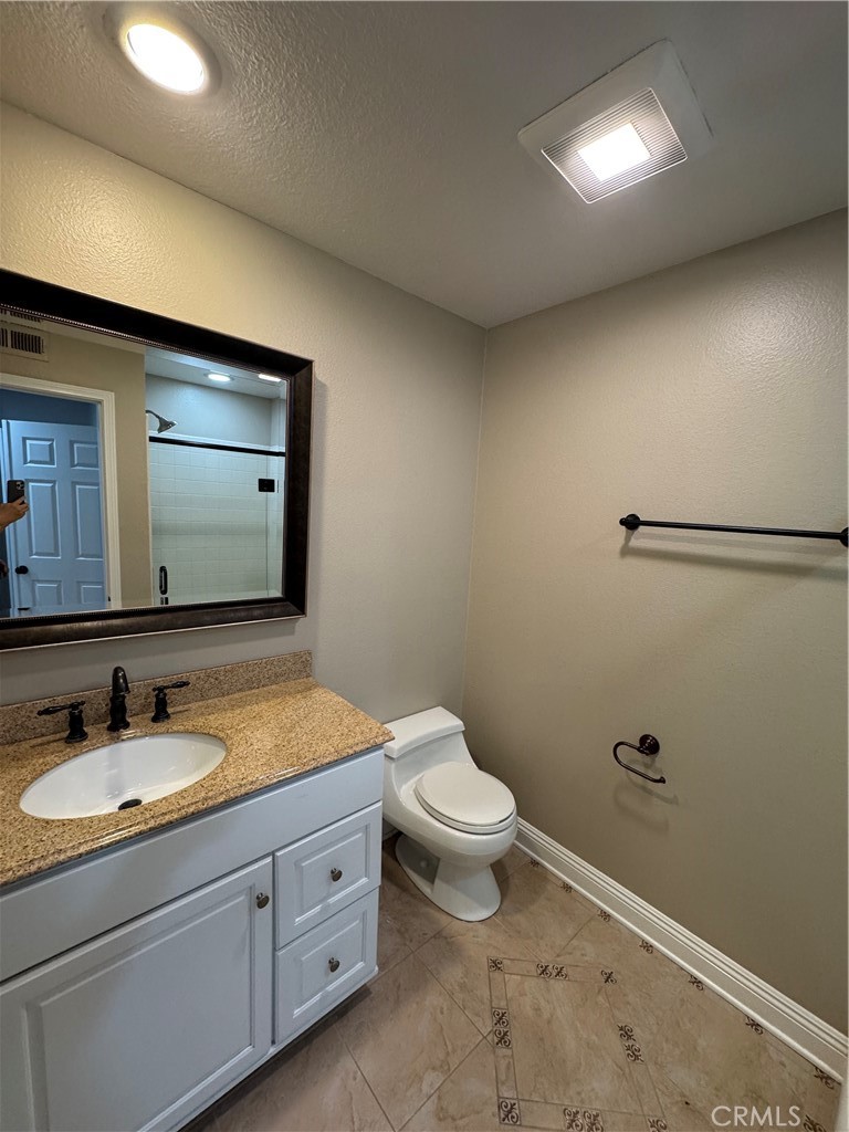 478 E Yale Loop 16 Property Photo 9