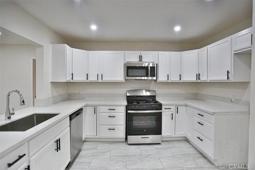 1414 Cedar Property Photo 6