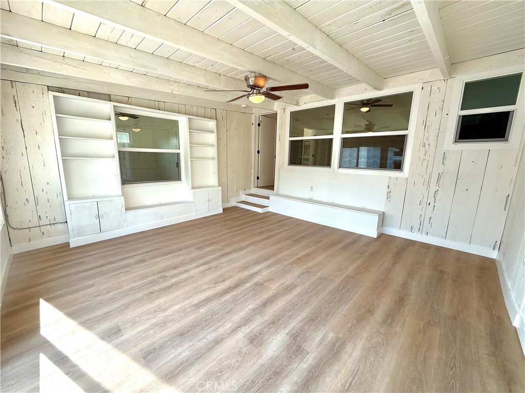 9824 Armley Avenue Property Photo 14