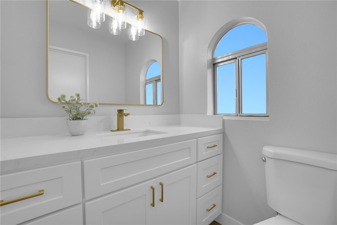 1712 S Mountain Ave E Property Photo 6