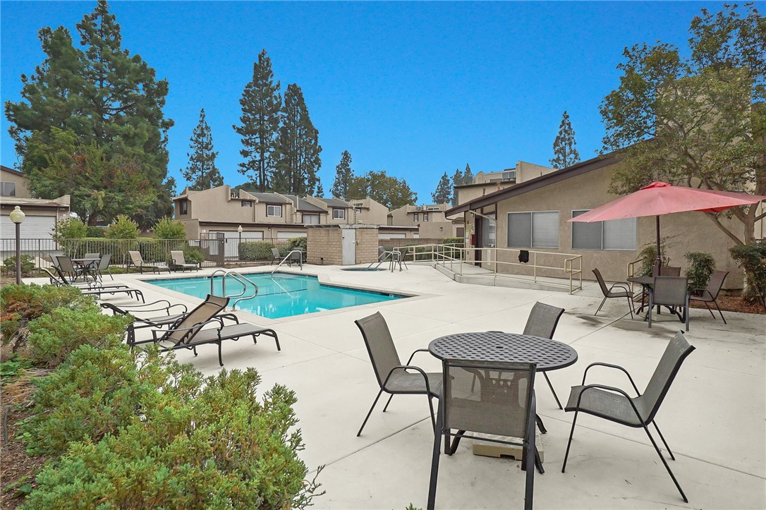 1712 S Mountain Ave E Property Photo 17