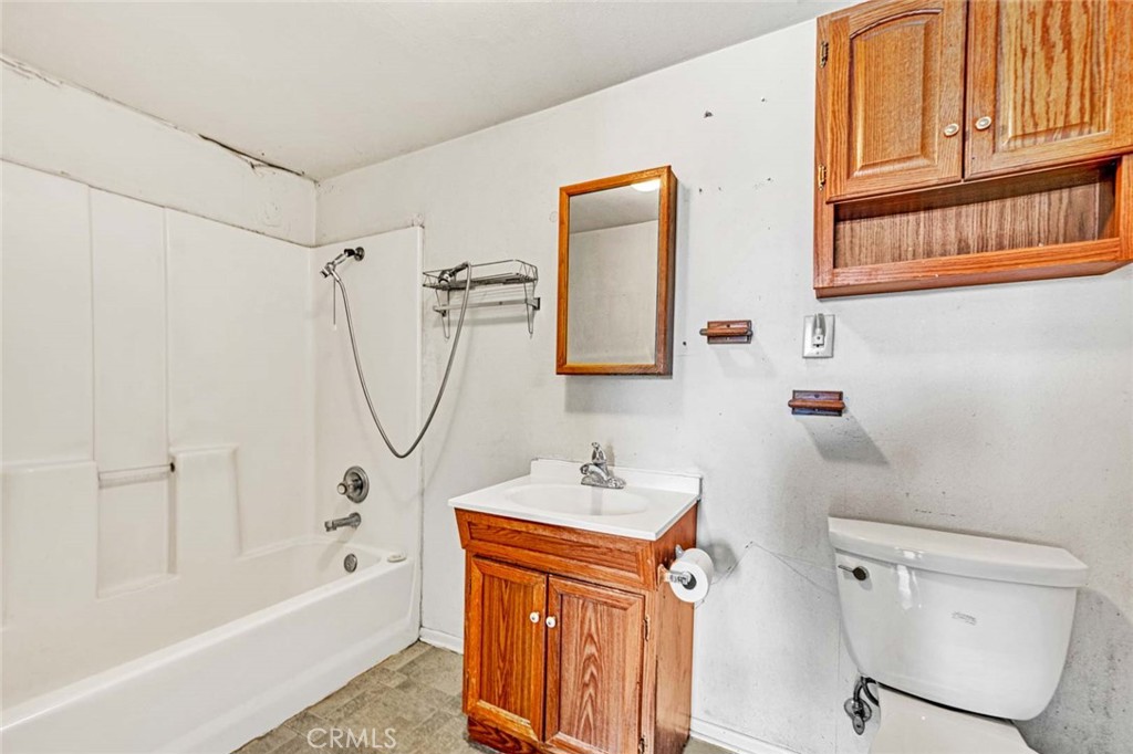 14357 Flomar Property Photo 10