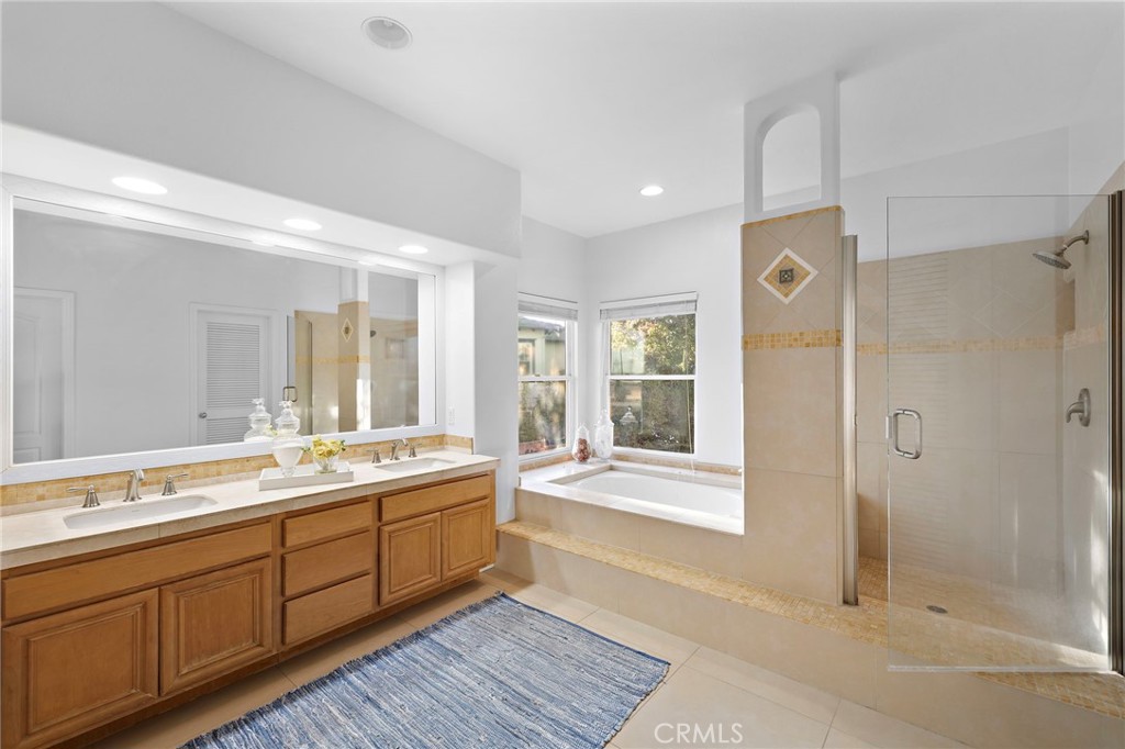 19361 Jasper Hill Property Photo 8