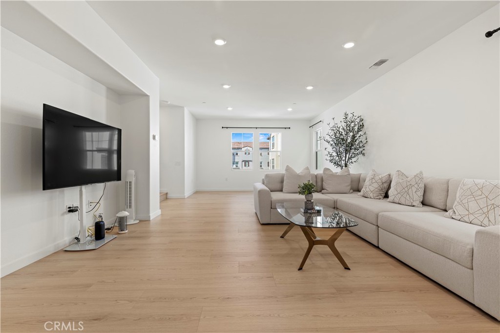 2533 Projection St Property Photo 9