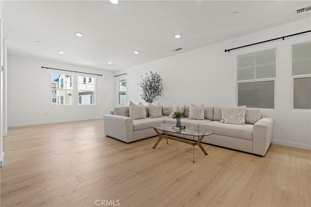 2533 Projection St Property Photo 10