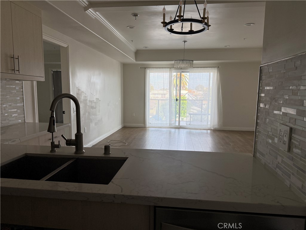 1598 Long Beach 307 Property Photo 7