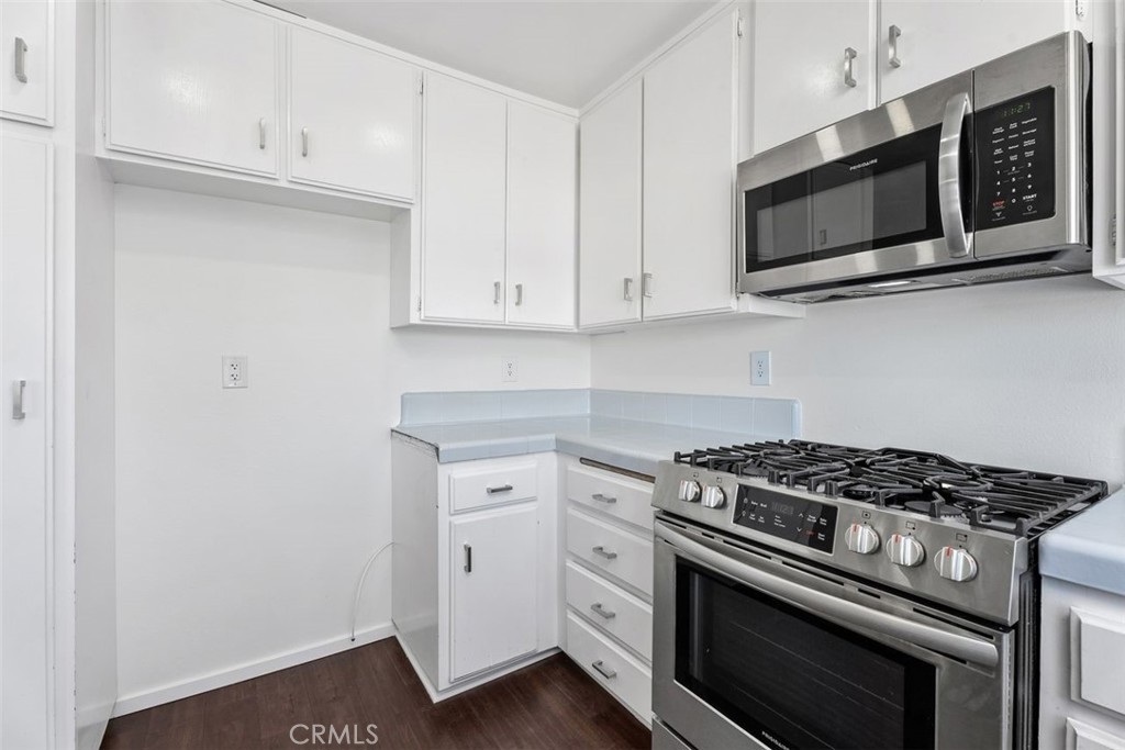 428 W 1st Street Property Photo 13