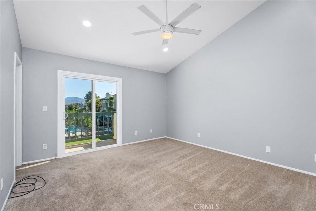 428 W 1st Street Property Photo 16