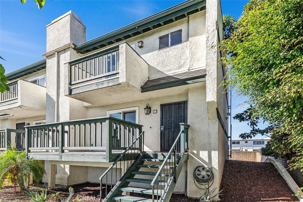 428 W 1st Street Property Photo 29